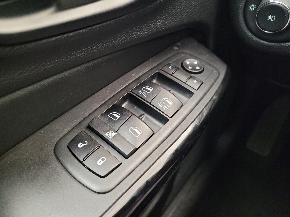 2021 Jeep Cherokee in Columbus, OH 43228 - 18127682 27