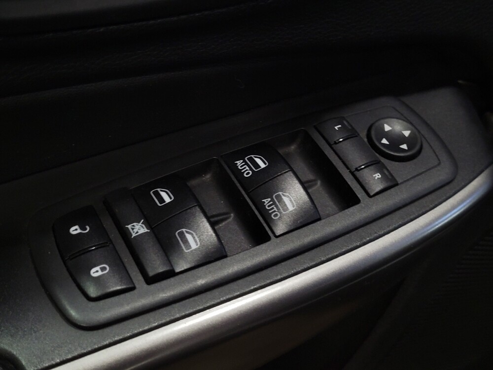 2019 Jeep Cherokee in Williamstown, NJ 8094 - 18127720 27