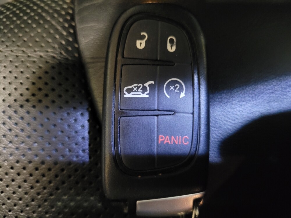 2019 Jeep Cherokee in Williamstown, NJ 8094 - 18127720 32