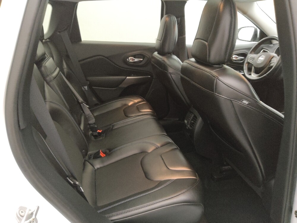 2019 Jeep Cherokee in Topeka, KS 66611 - 18127738 19