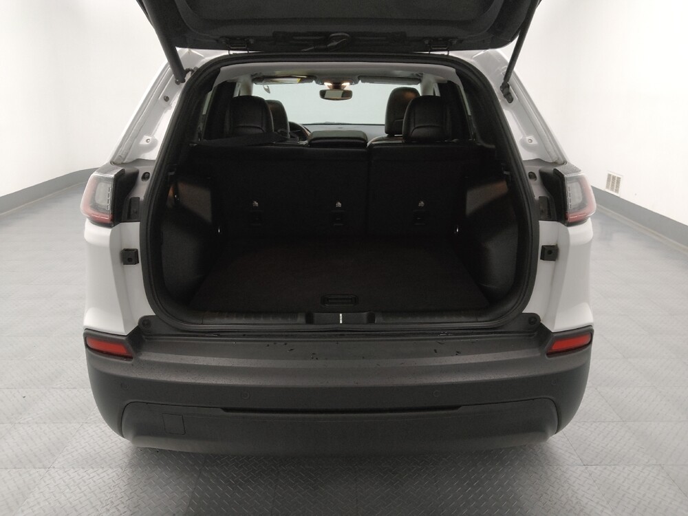 2019 Jeep Cherokee in Topeka, KS 66611 - 18127738 29