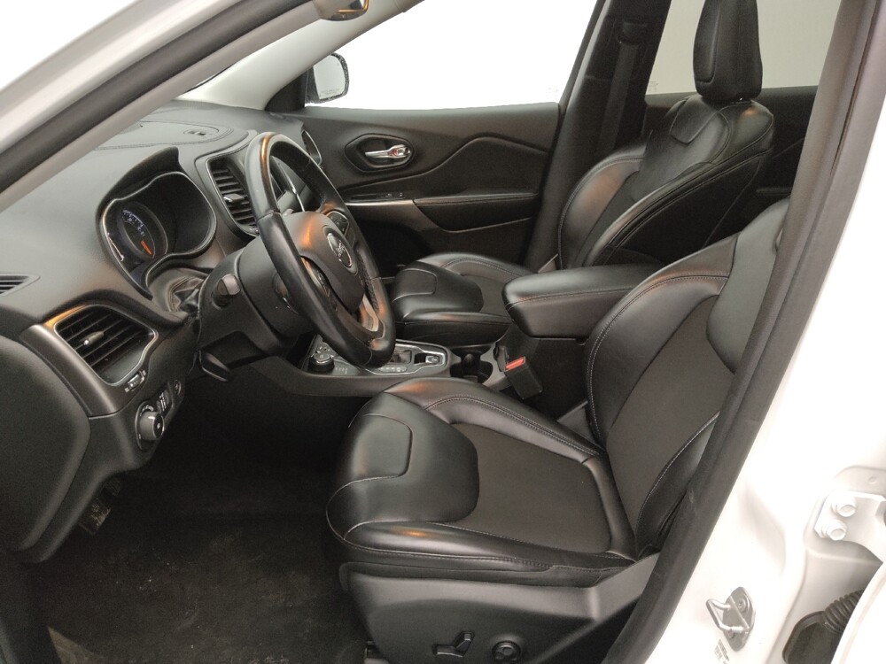 2019 Jeep Cherokee in Topeka, KS 66611 - 18127738 17