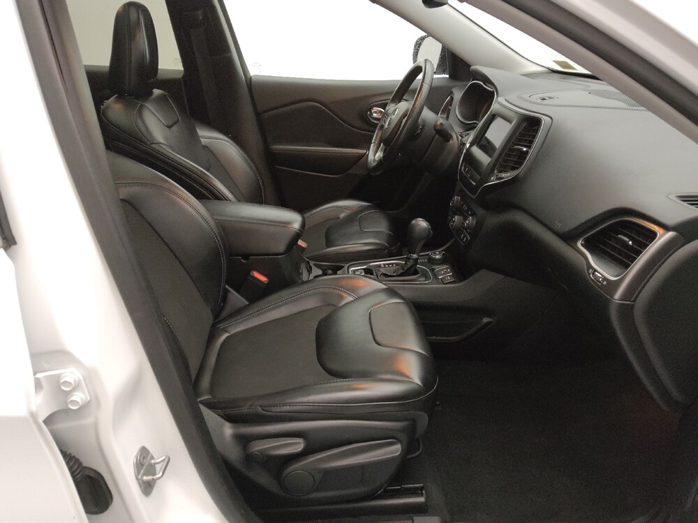 2019 Jeep Cherokee in Topeka, KS 66611 - 18127738 21