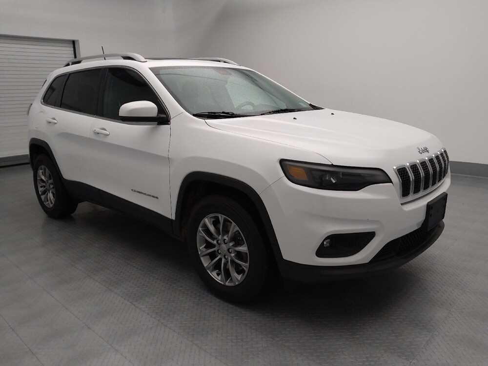 2019 Jeep Cherokee in Topeka, KS 66611 - 18127738 11