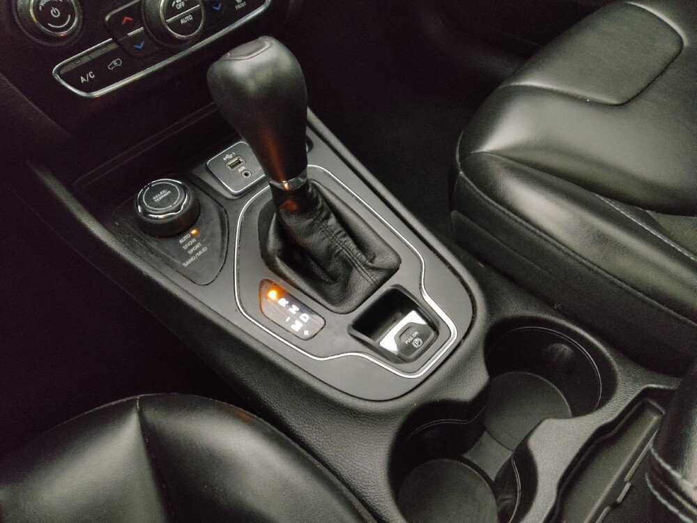 2019 Jeep Cherokee in Topeka, KS 66611 - 18127738 26