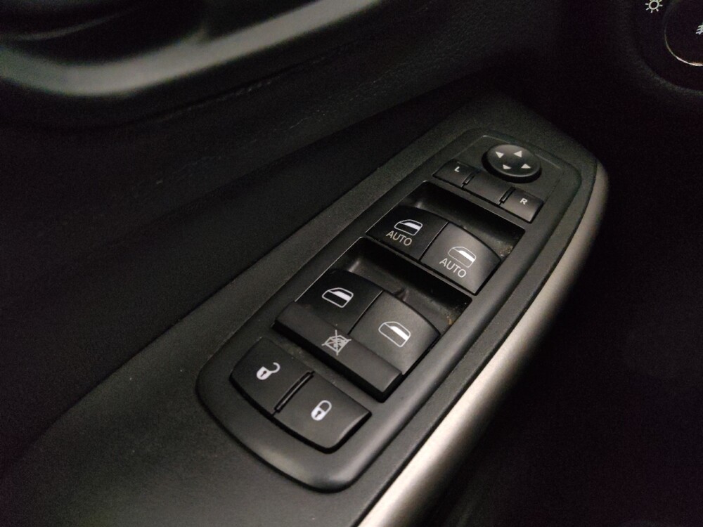 2019 Jeep Cherokee in Topeka, KS 66611 - 18127738 27