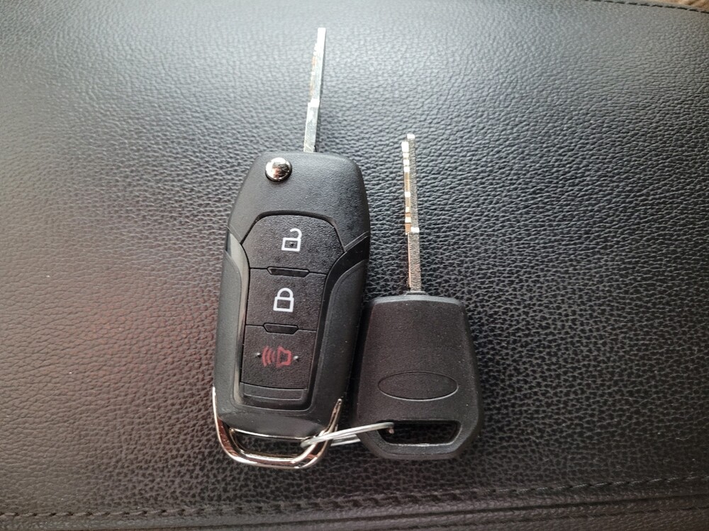 2016 Ford Explorer in St. Louis, MO 63125 - 18127739 32