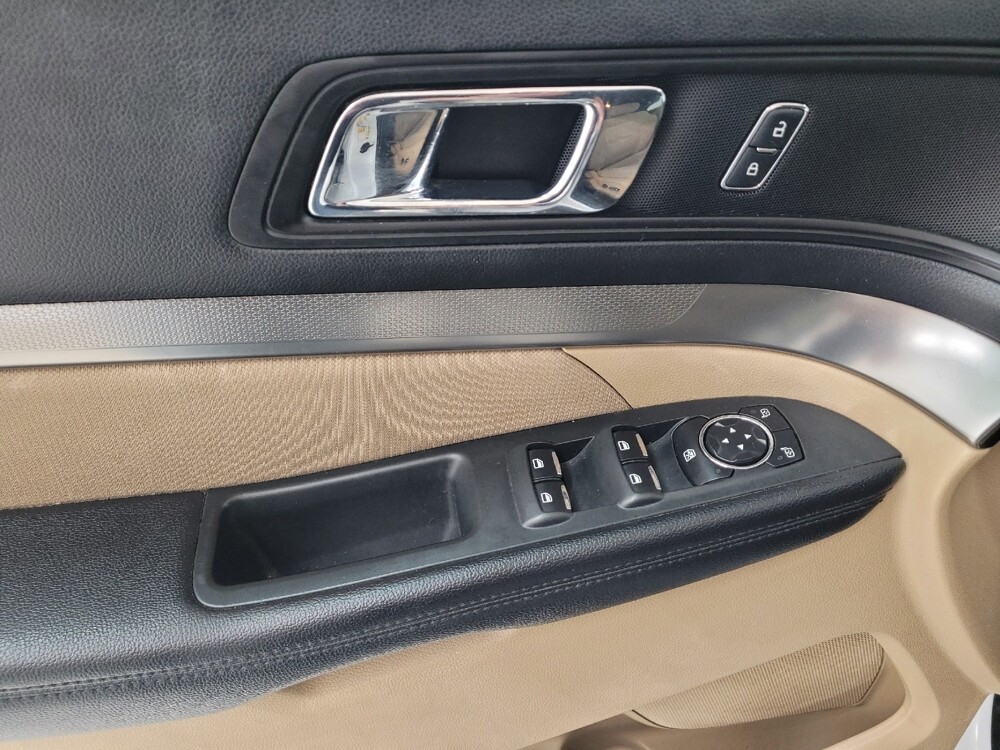 2016 Ford Explorer in St. Louis, MO 63125 - 18127739 27