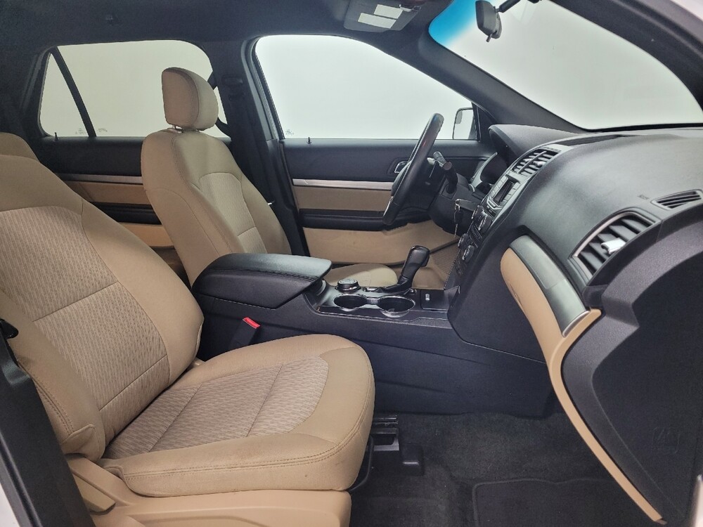 2016 Ford Explorer in St. Louis, MO 63125 - 18127739 21
