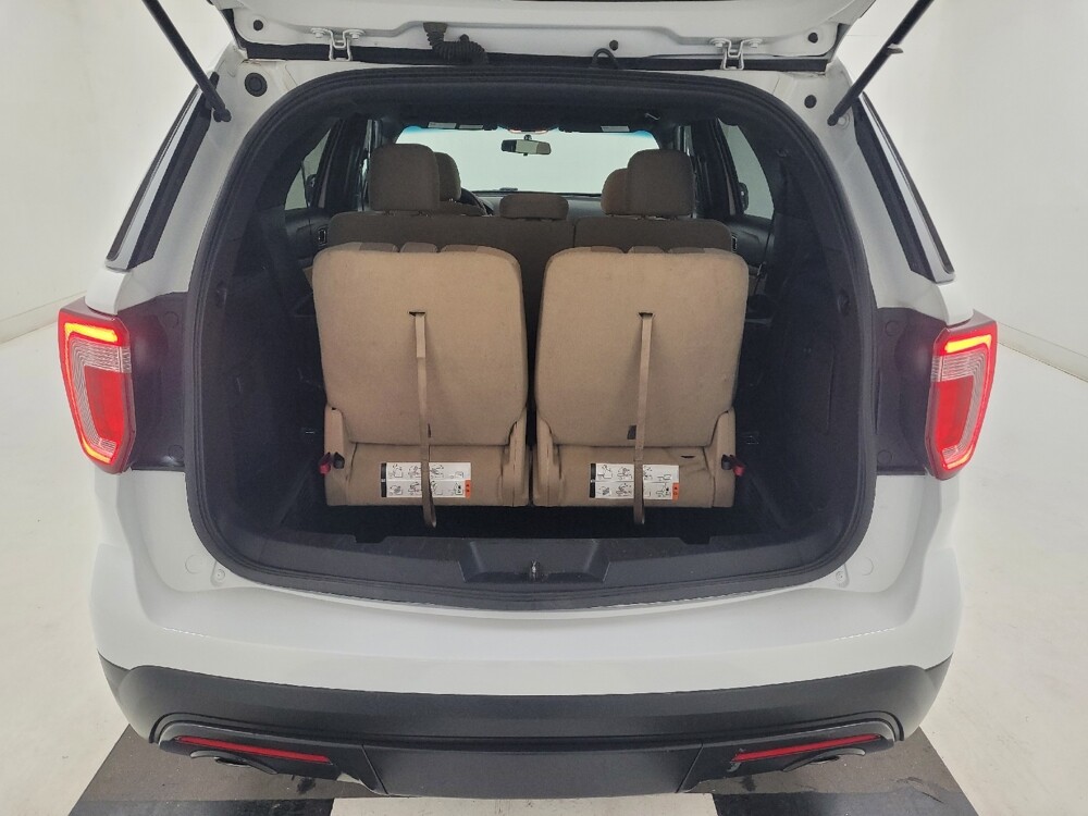 2016 Ford Explorer in St. Louis, MO 63125 - 18127739 29