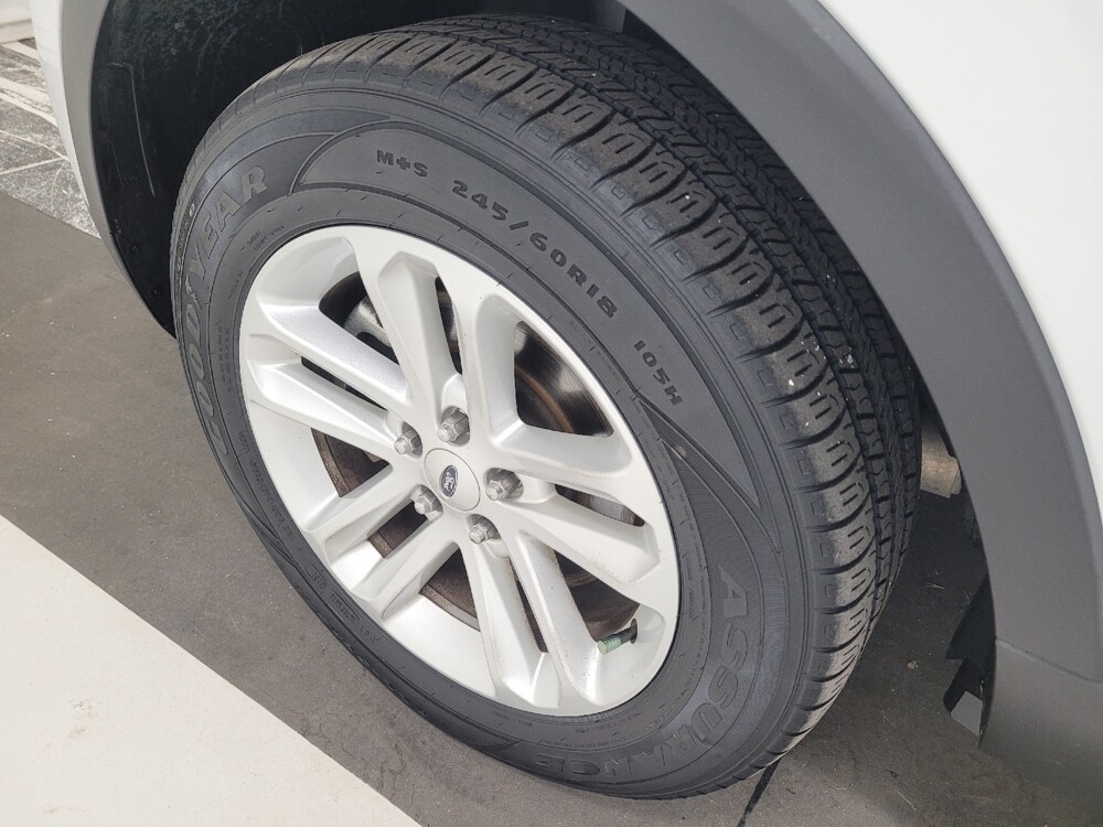 2016 Ford Explorer in St. Louis, MO 63125 - 18127739 31