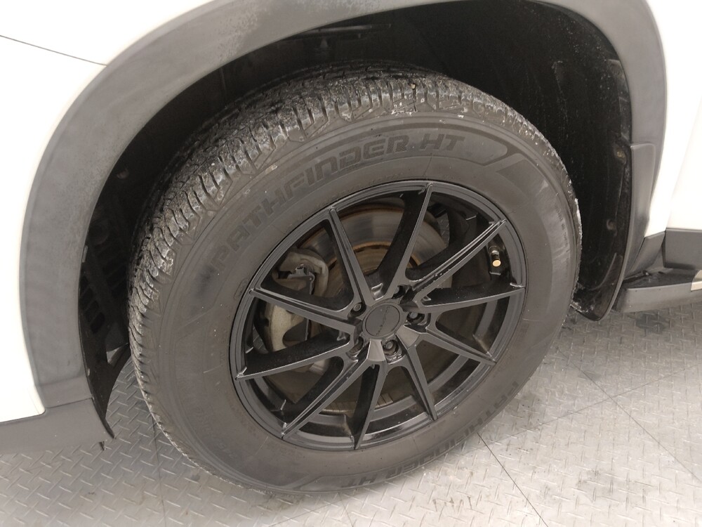 2019 Toyota Highlander in Topeka, KS 66611 - 18127741 31