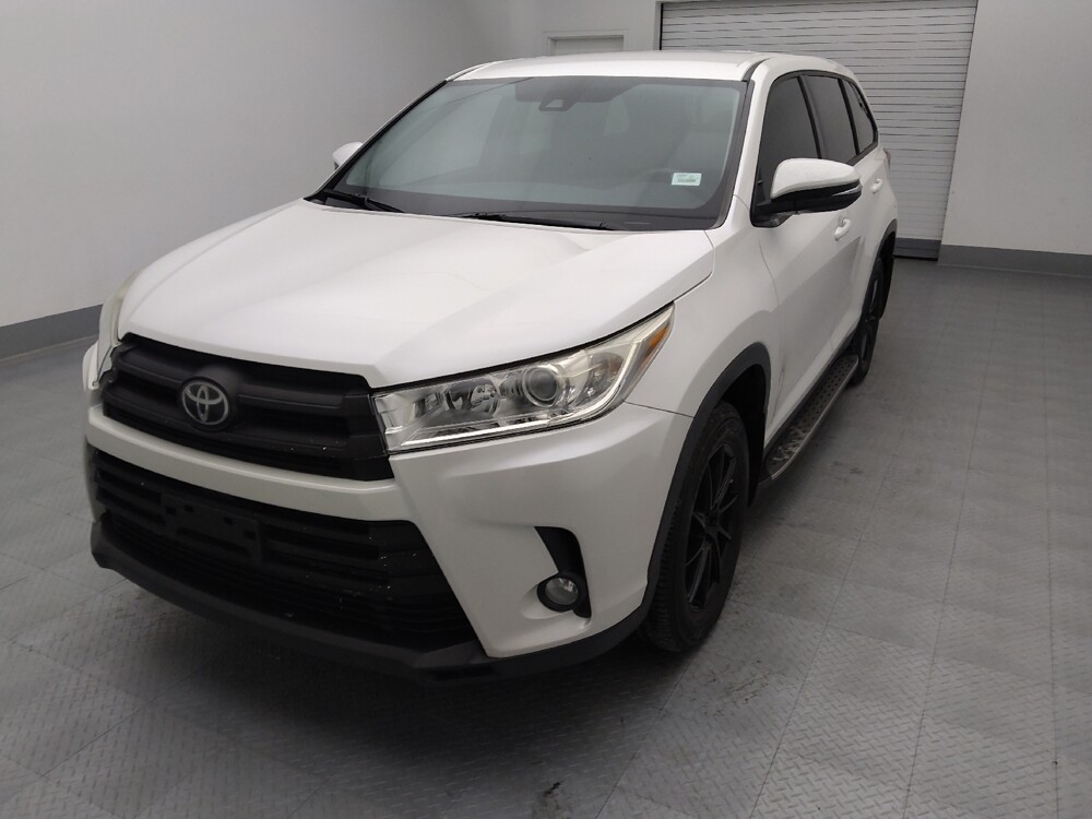 2019 Toyota Highlander in Topeka, KS 66611 - 18127741 15