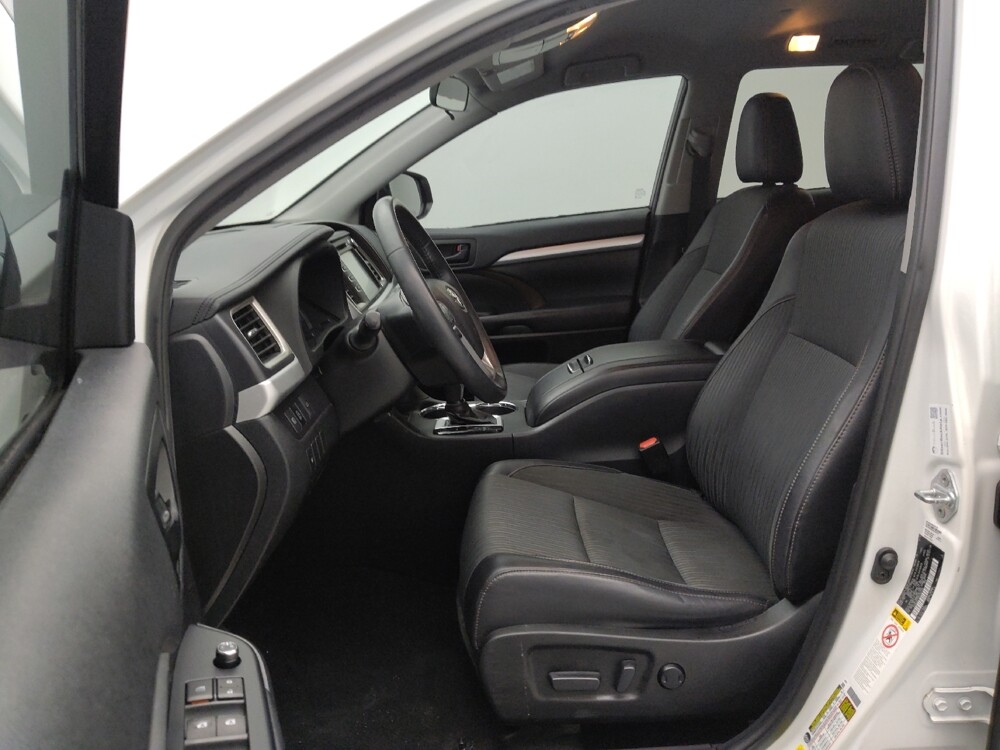 2019 Toyota Highlander in Topeka, KS 66611 - 18127741 17