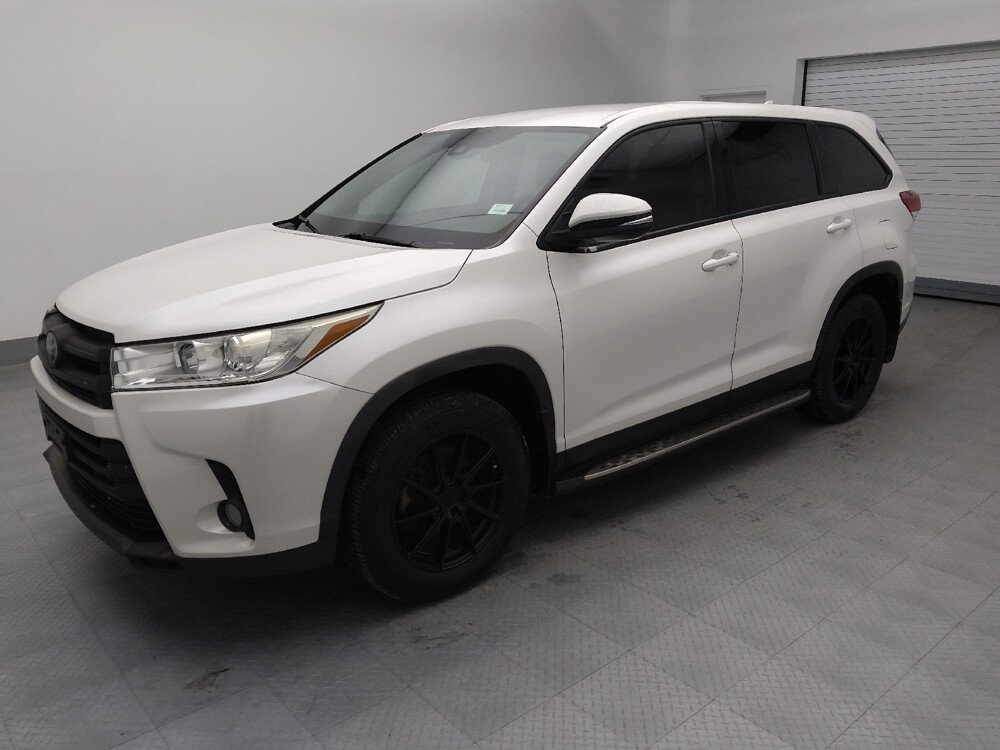 2019 Toyota Highlander in Topeka, KS 66611 - 18127741 2
