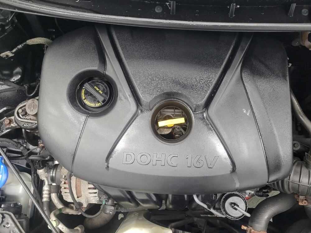 2015 Hyundai Elantra in Ft Wayne, IN 46805 - 18127750 30