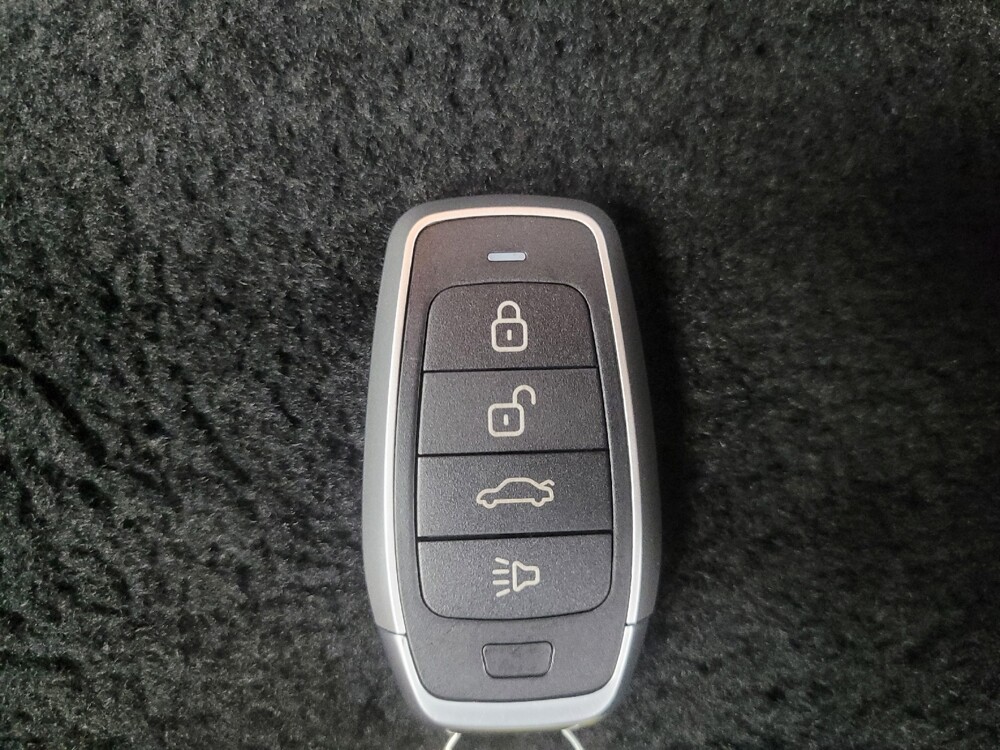 2018 INFINITI Q50 in Indianapolis, IN 46222 - 18127753 32