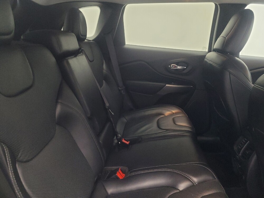 2020 Jeep Cherokee in Indianapolis, IN 46222 - 18127755 19