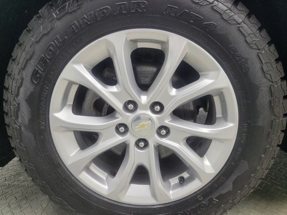 2019 Chevrolet Equinox in Highland, IN 46322 - 18127758 31