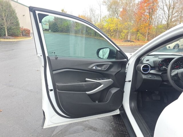 2024 Chevrolet Trax in Marysville, OH 43040 - 18127790 12