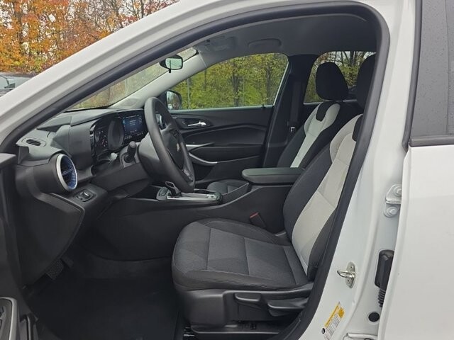 2024 Chevrolet Trax in Marysville, OH 43040 - 18127790 14