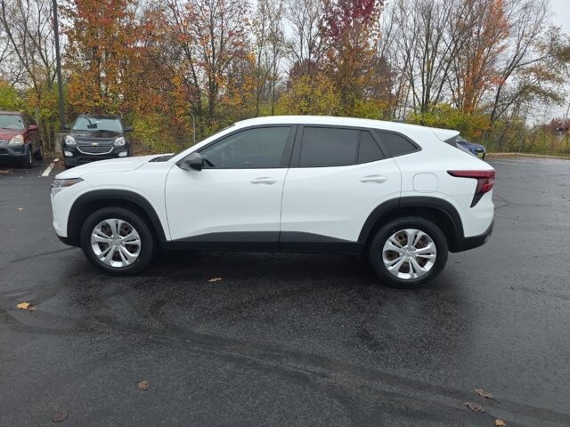 2024 Chevrolet Trax in Marysville, OH 43040 - 18127790 4