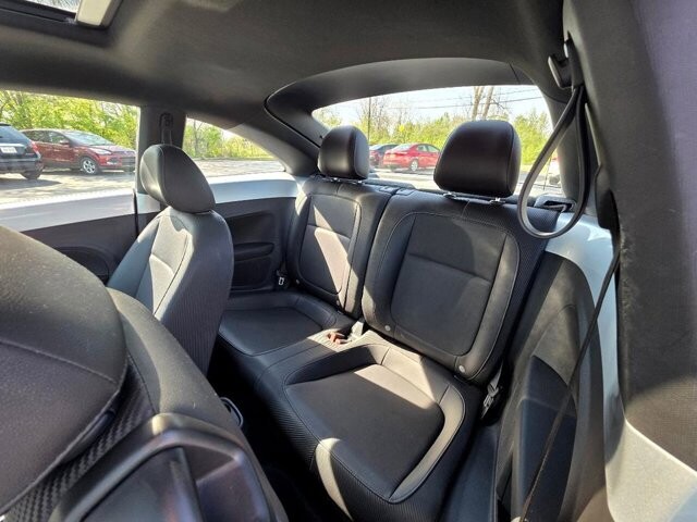2014 Volkswagen Beetle in Marysville, OH 43040 - 18127794 27