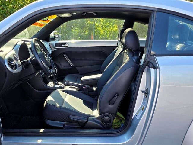 2014 Volkswagen Beetle in Marysville, OH 43040 - 18127794 13