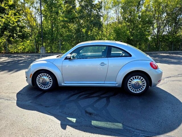 2014 Volkswagen Beetle in Marysville, OH 43040 - 18127794 4