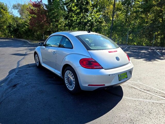2014 Volkswagen Beetle in Marysville, OH 43040 - 18127794 5