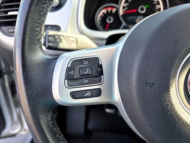 2014 Volkswagen Beetle in Marysville, OH 43040 - 18127794 17