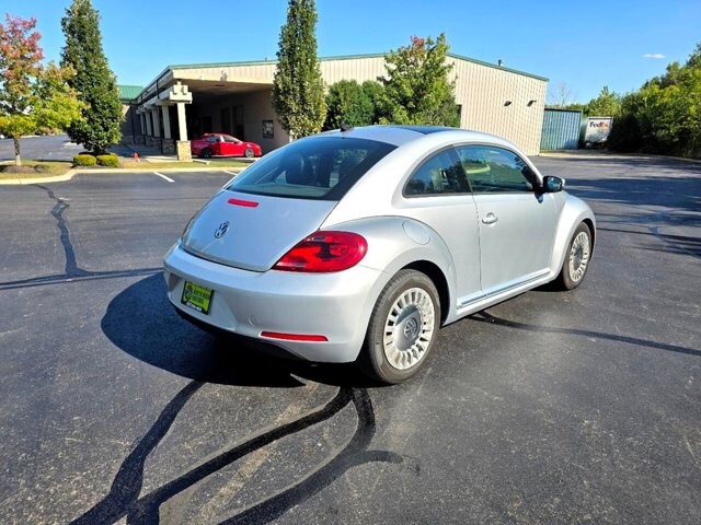 2014 Volkswagen Beetle in Marysville, OH 43040 - 18127794 7