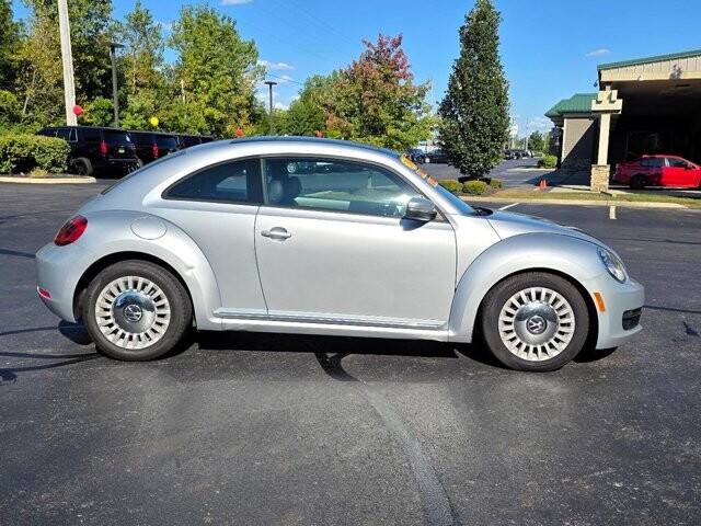 2014 Volkswagen Beetle in Marysville, OH 43040 - 18127794 8