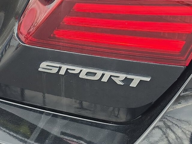 2017 Honda Accord in Marysville, OH 43040 - 18127796 8