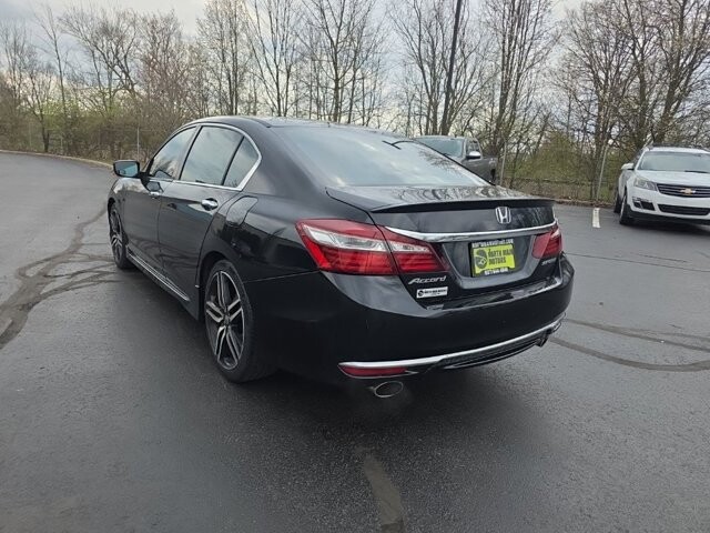 2017 Honda Accord in Marysville, OH 43040 - 18127796 5