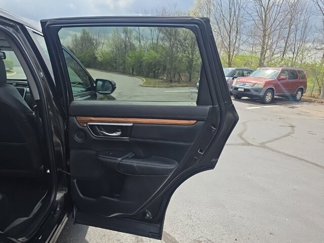 2018 Honda CR-V in Marysville, OH 43040 - 18127797 39