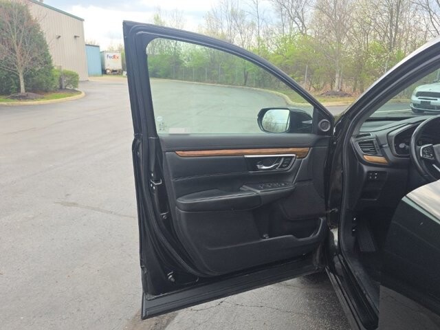 2018 Honda CR-V in Marysville, OH 43040 - 18127797 13