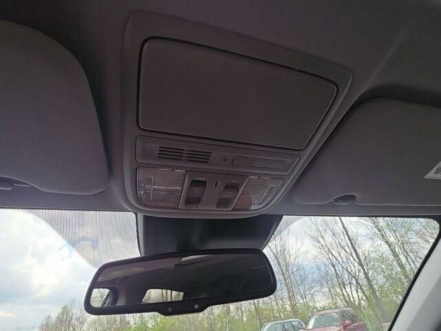 2018 Honda CR-V in Marysville, OH 43040 - 18127797 24