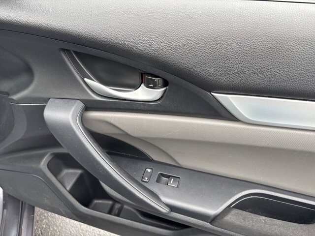2018 Honda Civic in Marysville, OH 43040 - 18127799 31