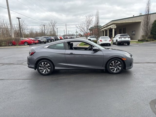 2018 Honda Civic in Marysville, OH 43040 - 18127799 10