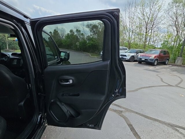 2019 Jeep Renegade in Marysville, OH 43040 - 18127802 37