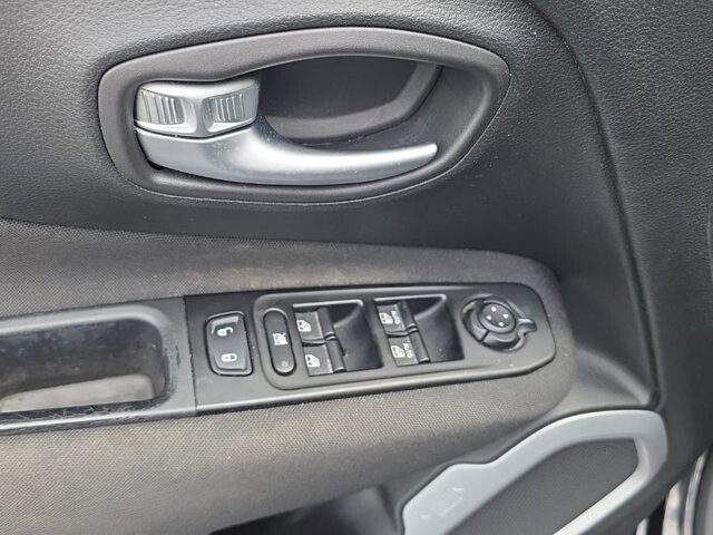 2019 Jeep Renegade in Marysville, OH 43040 - 18127802 15