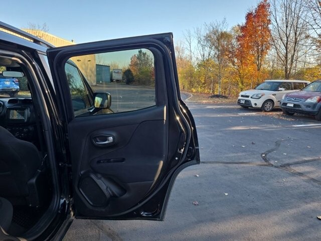 2019 Jeep Renegade in Marysville, OH 43040 - 18127802 90