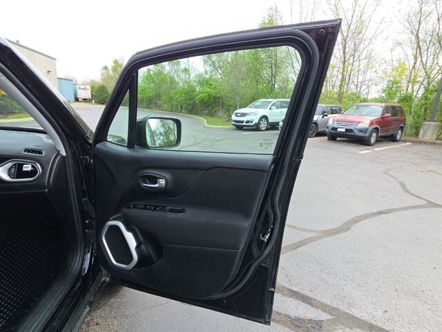 2019 Jeep Renegade in Marysville, OH 43040 - 18127802 40