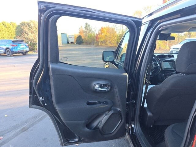 2019 Jeep Renegade in Marysville, OH 43040 - 18127802 85