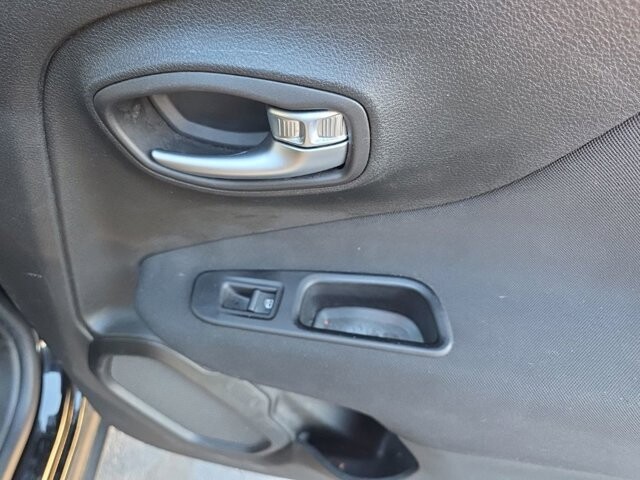 2019 Jeep Renegade in Marysville, OH 43040 - 18127802 91