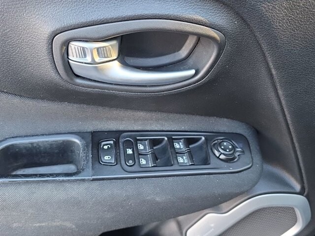 2019 Jeep Renegade in Marysville, OH 43040 - 18127802 65