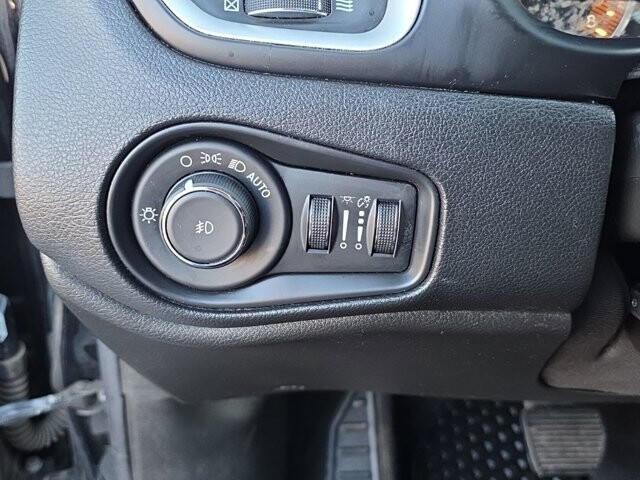 2019 Jeep Renegade in Marysville, OH 43040 - 18127802 68