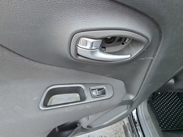 2019 Jeep Renegade in Marysville, OH 43040 - 18127802 33