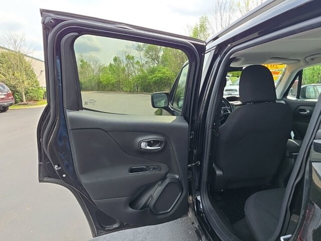 2019 Jeep Renegade in Marysville, OH 43040 - 18127802 32